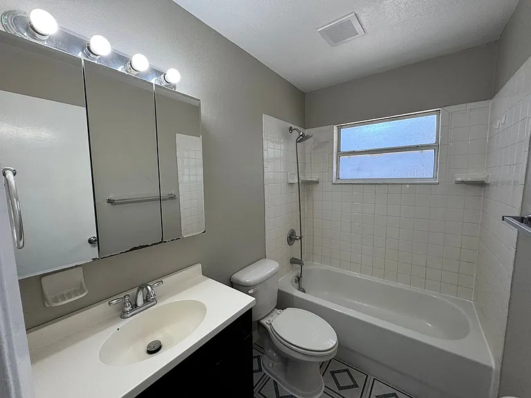 950 W French Ave — Photo 11
