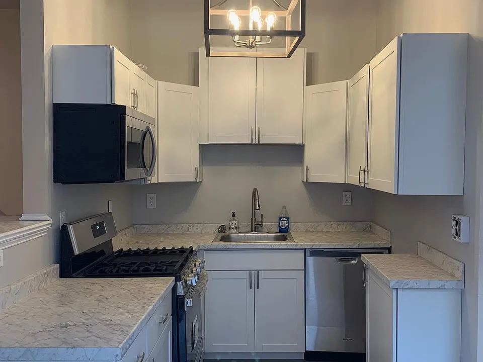 238 E King St #3