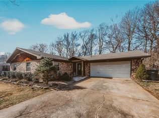 1827 N Seminole Ct, Fayetteville, AR 72701