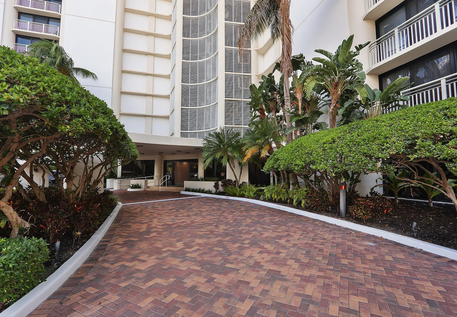 3000 N Ocean Dr 6A - 1 — Photo 3