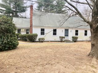 40 Hoppin Hill Ave, North Attleboro, MA 02760