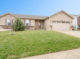 206 Shadow Glen Ln, Wentzville, MO 63385