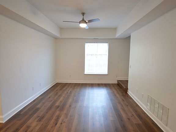 4th image of 2120 Broadway St #11661634