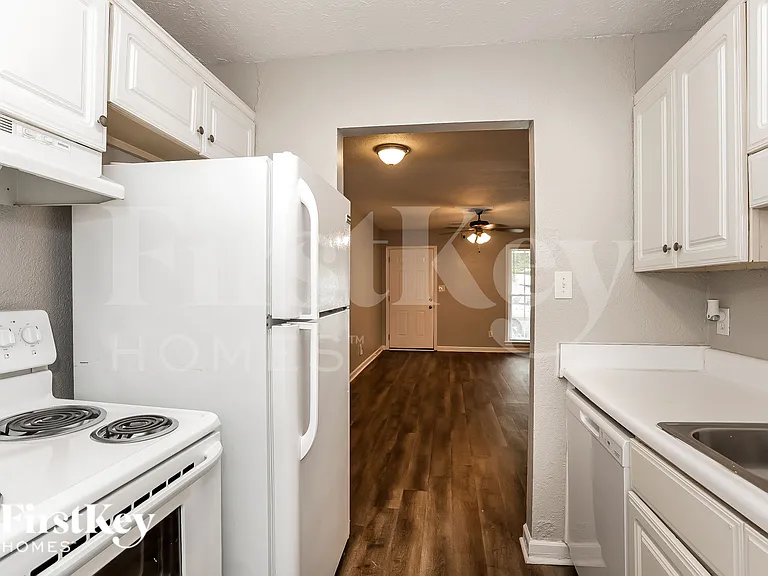 1910 Brownsville Rd #2 — Photo 7