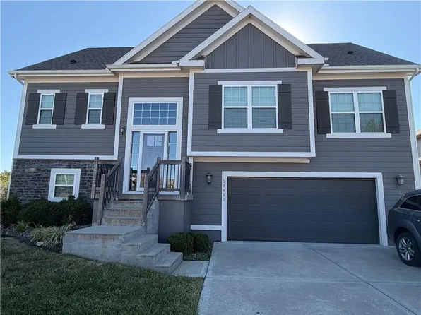 11611 N Crystal Ave, Kansas City, MO 64156