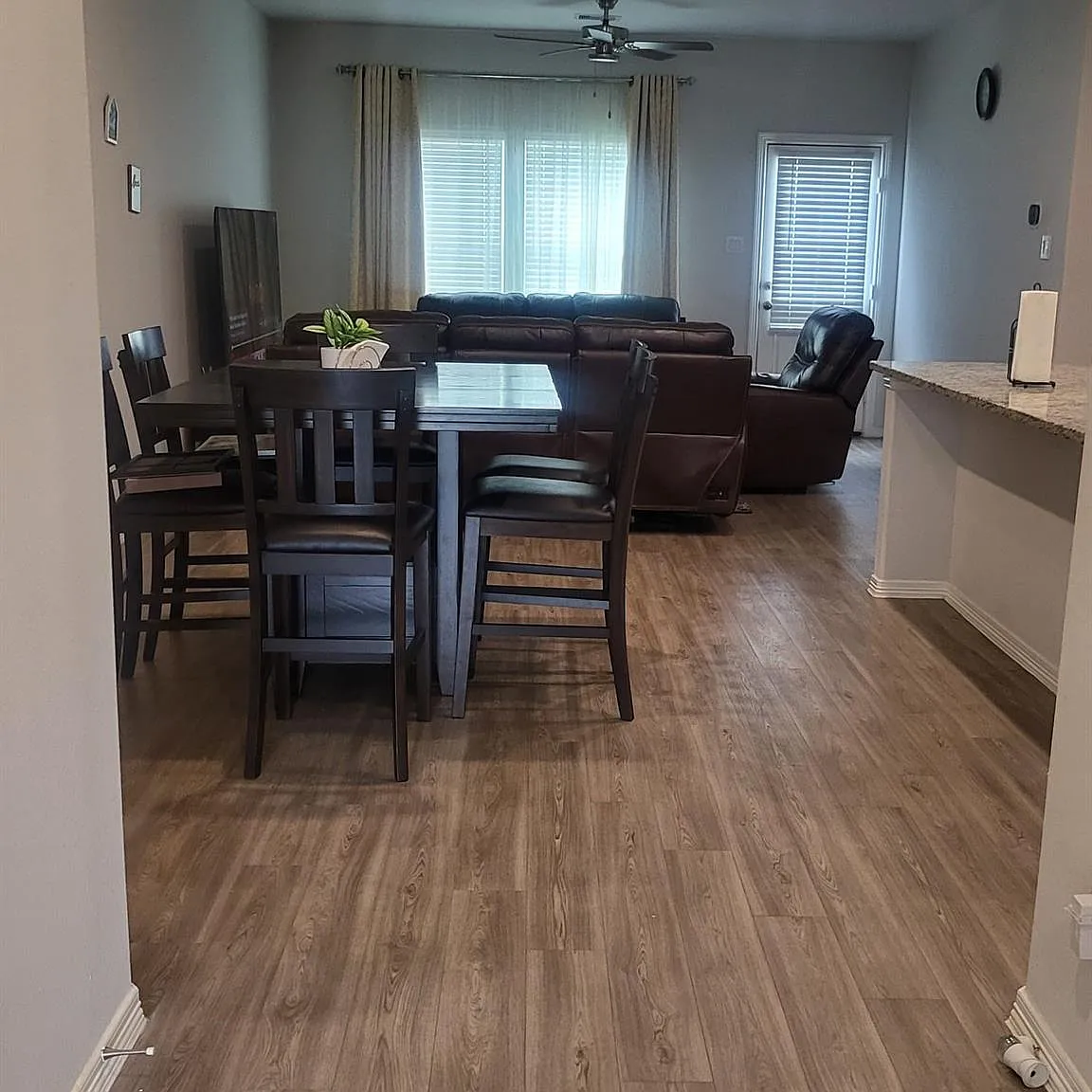 4 bed, 2.5 bath, 2139 sqft, $3,000 — Photo 4