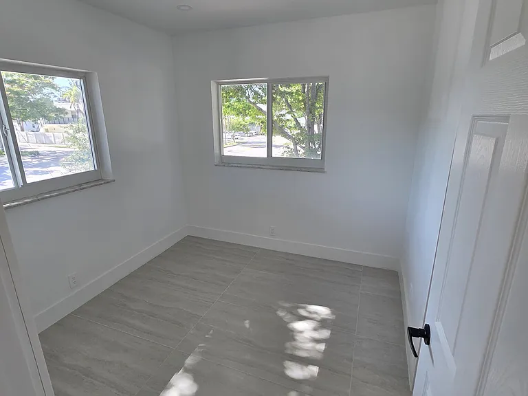 1301 NE 13th Ave #21 — Photo 6
