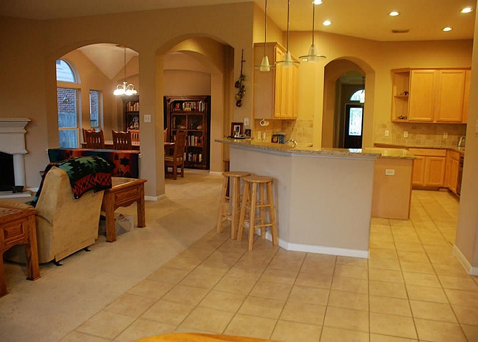 Awesome Open Floorplan!!
