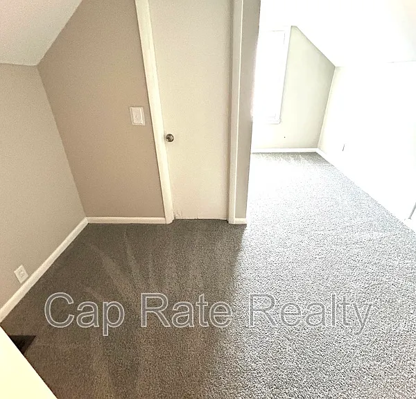 1366 Duxberry Ave — Photo 20