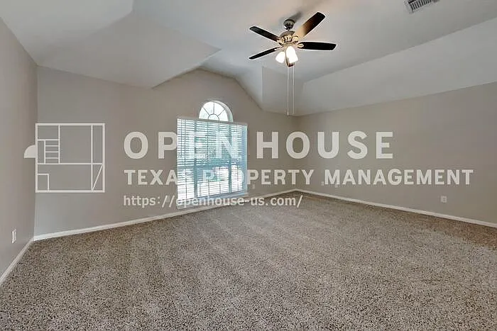 823 Portsmouth Dr — Photo 12