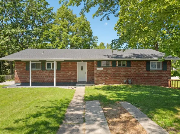 1 Meckfessel Dr, Fairview Heights, IL 62208