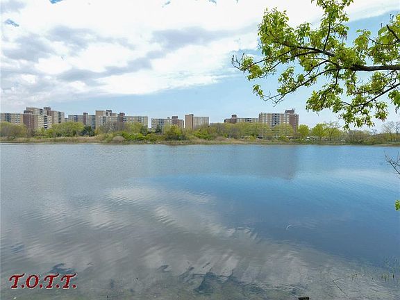 4th image of 10831 Avenue N