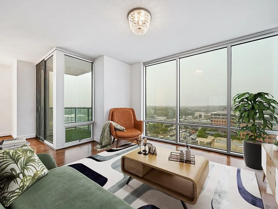 300 Bowie St #1607