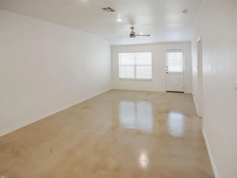 1261 Lehmann Dr #B — Photo 10