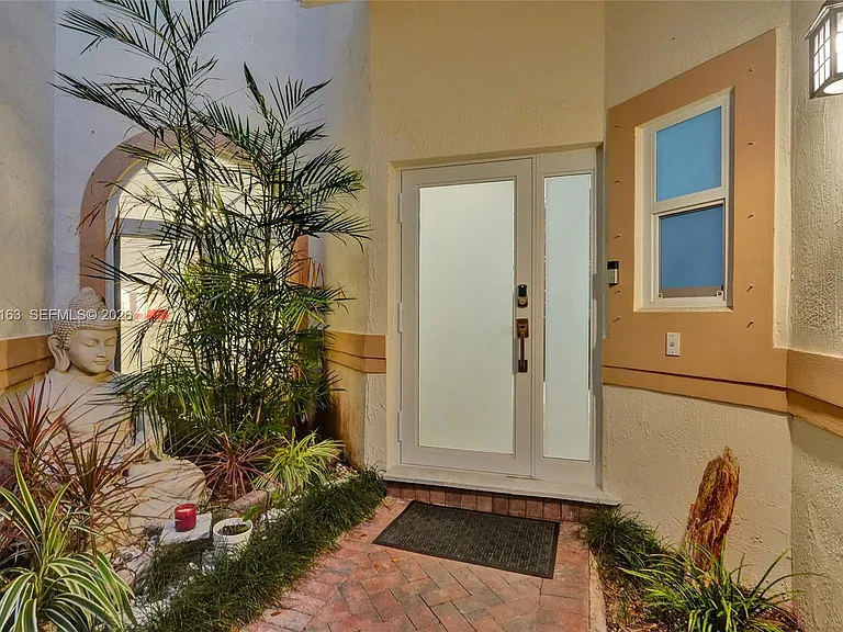 644 W Palm Aire Dr #644 — Photo 5