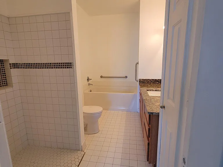 43162 Pendleton Cir — Photo 7