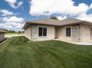 923 Pine Ave, Warrenton, MO 63383