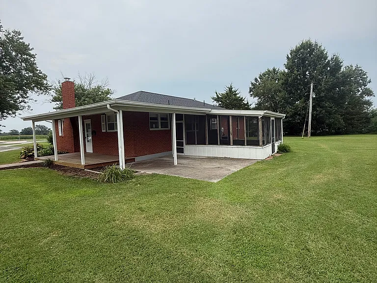 19555 N Highway 63 — Photo 25