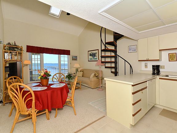 4th image of 4410 Warren Ave APT 313