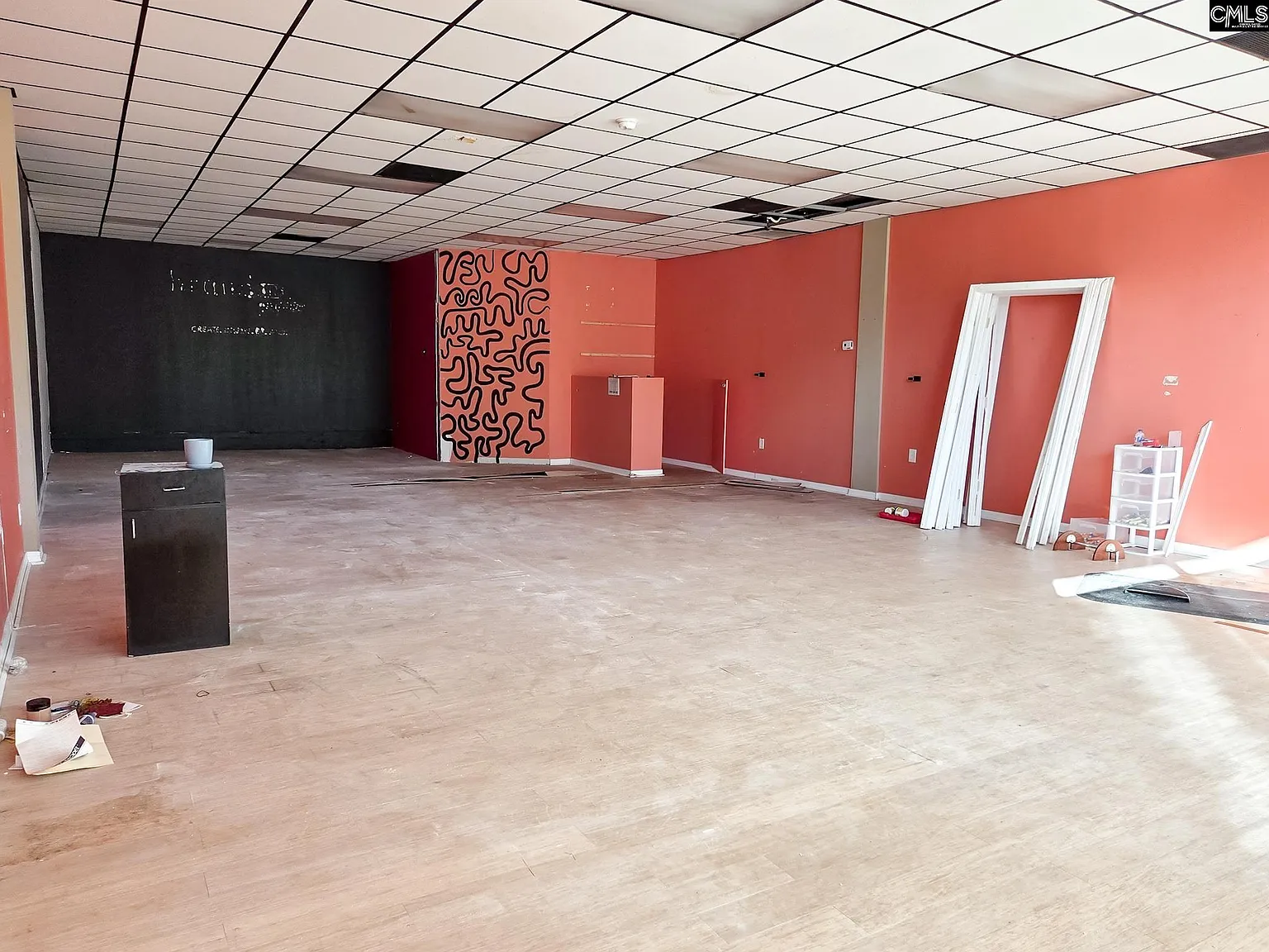 Studio, 2000 sqft, $1,700 — Photo 2
