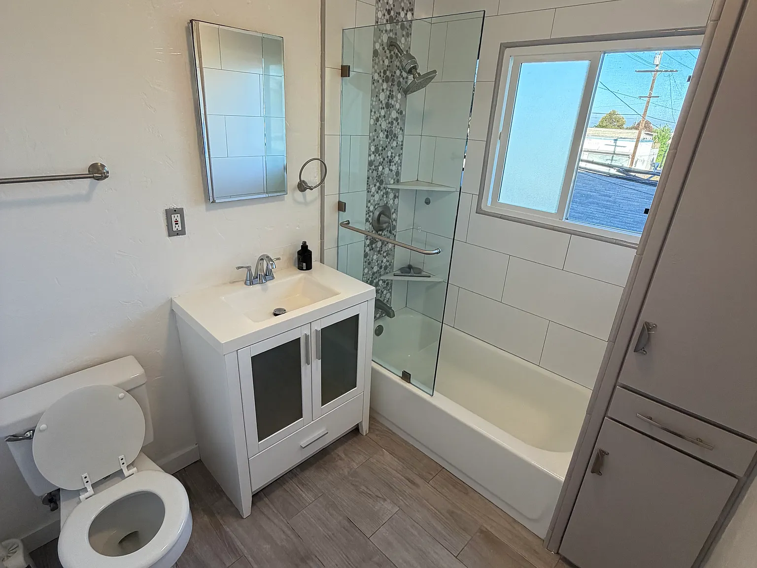1 bed, 850 sqft, $2,500 — Photo 4