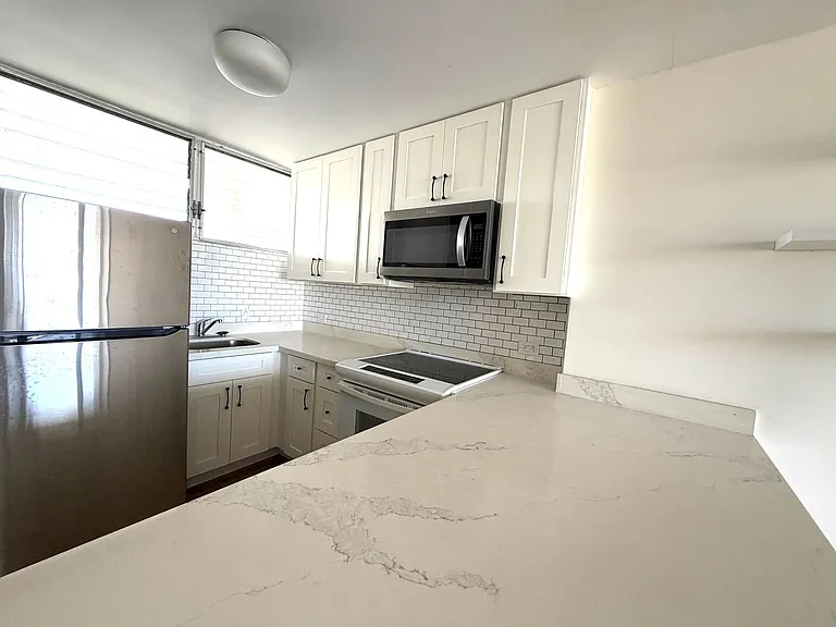 555 University Ave #1406 — Photo 2