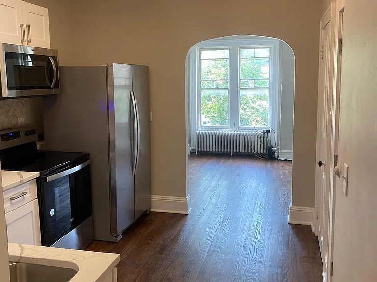 359 Madison Ave #2 — Photo 3