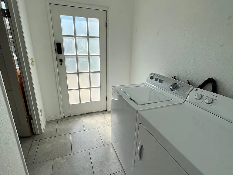 543 B Ave — Photo 19