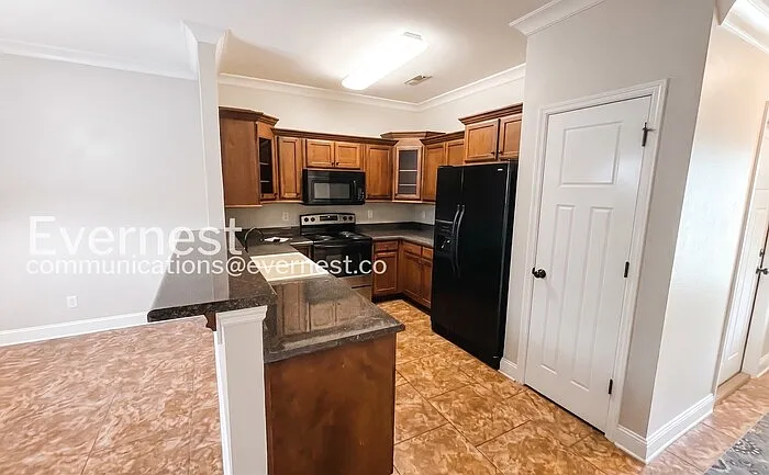 958 Colony Cir — Photo 5