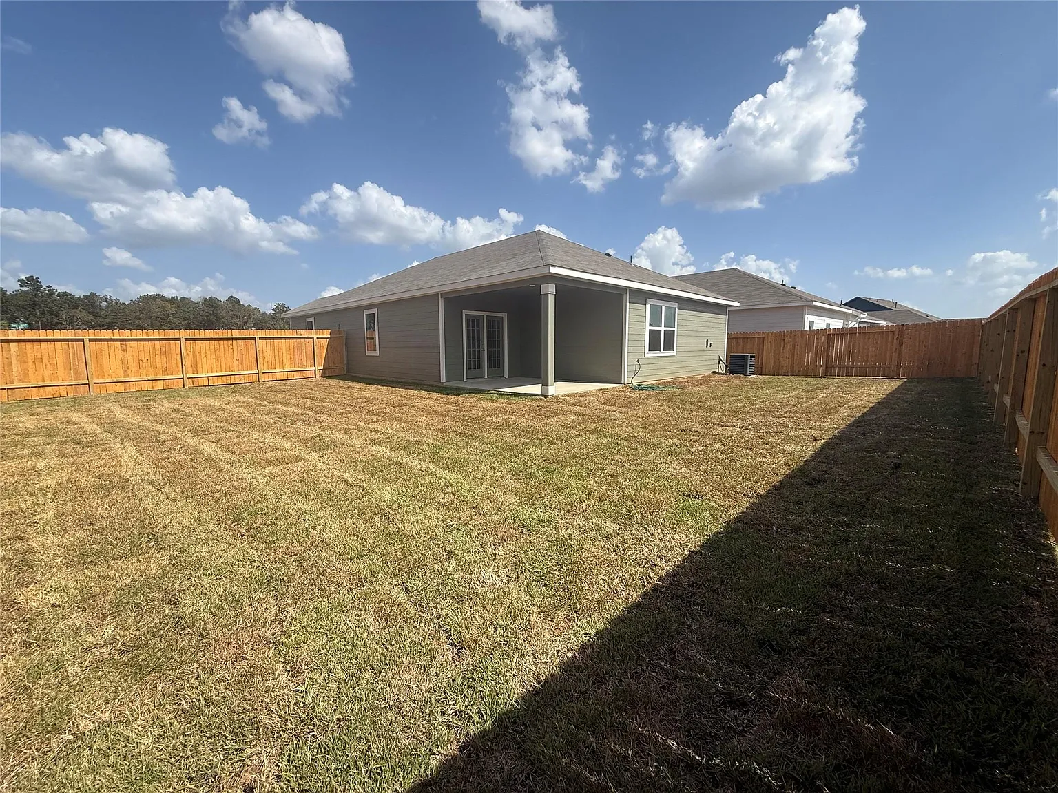 4 bed, 2.0 bath, 1852 sqft, $1,955 — Photo 2