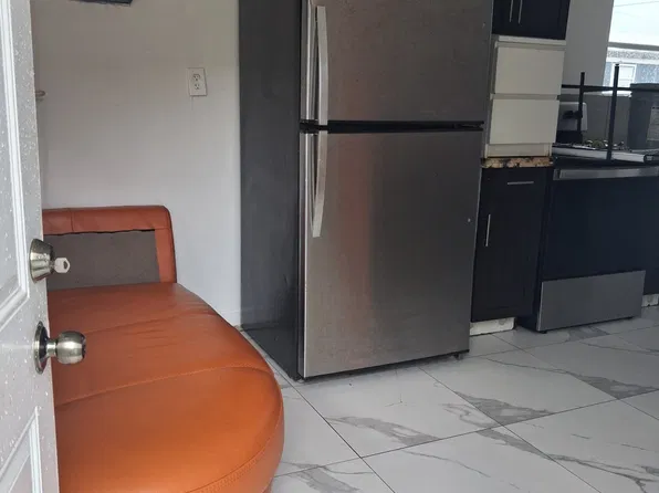 (undisclosed Address), Hallandale, FL 33009