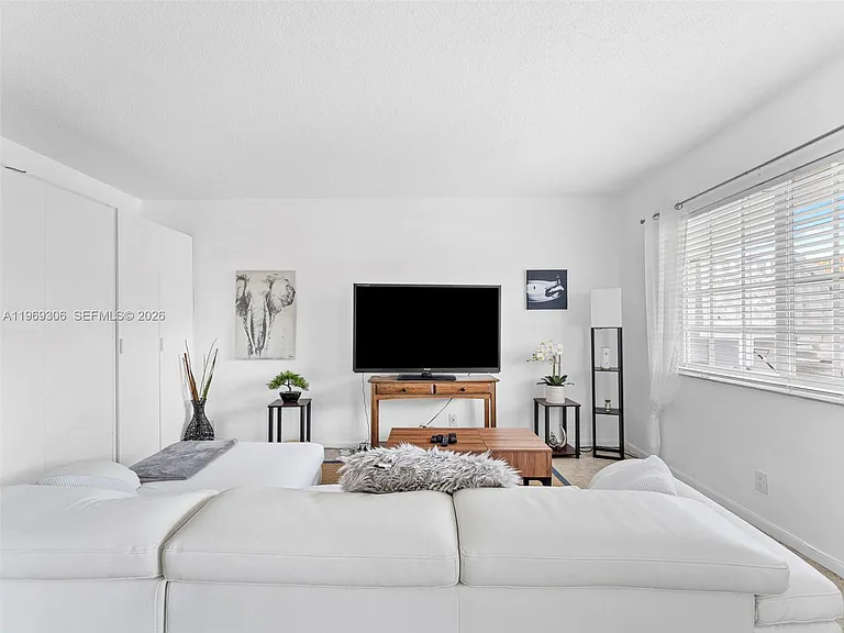 3220 NE 10th St #5 — Photo 18