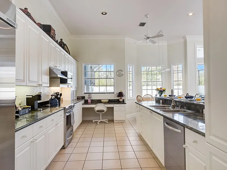 4653 Hadfield Dr — Photo 12