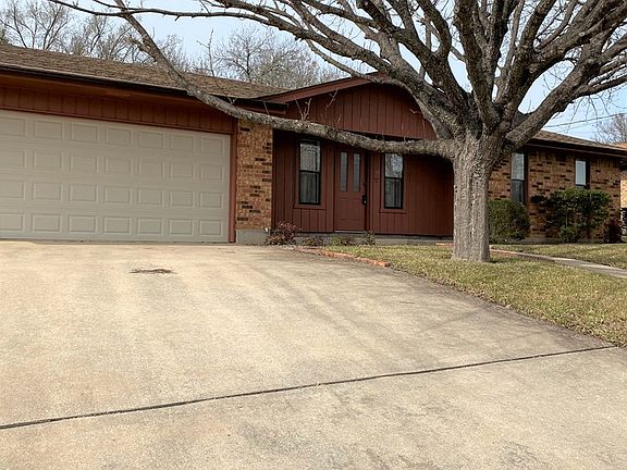 3rd image of 148 Stephanie Dr