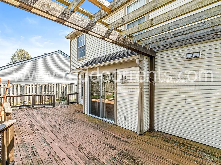 1522 Lake Point Ln N — Photo 29