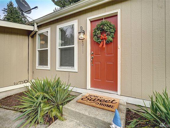 3rd image of 4011 19th Street Pl SE