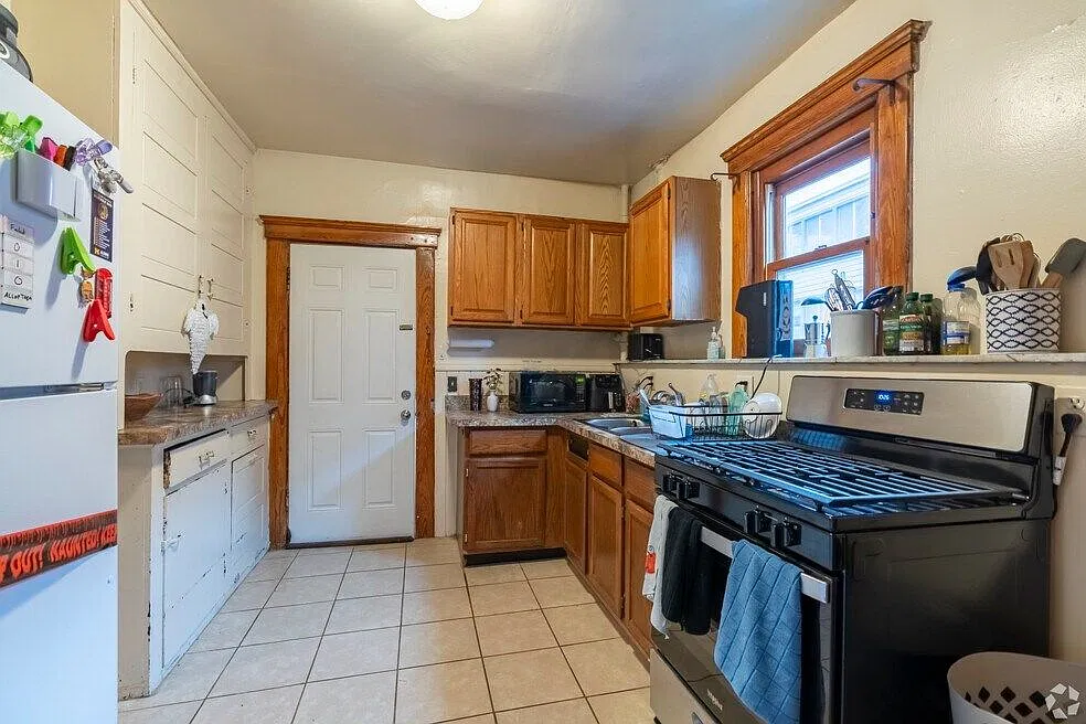 807 S. Main — Photo 2