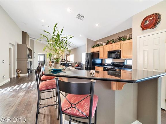 4th image of 138 Alpine Bay Ave
