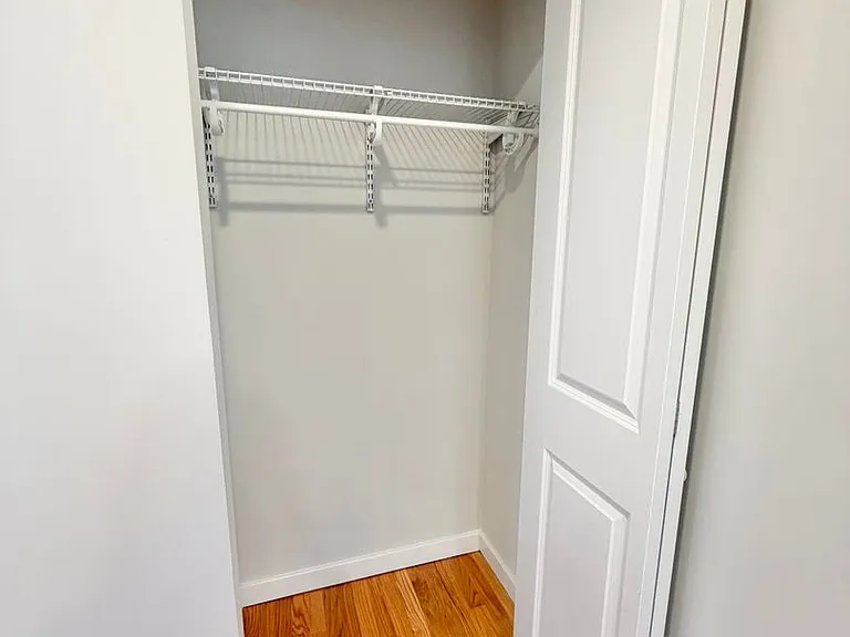 18 Cedar St — Photo 42