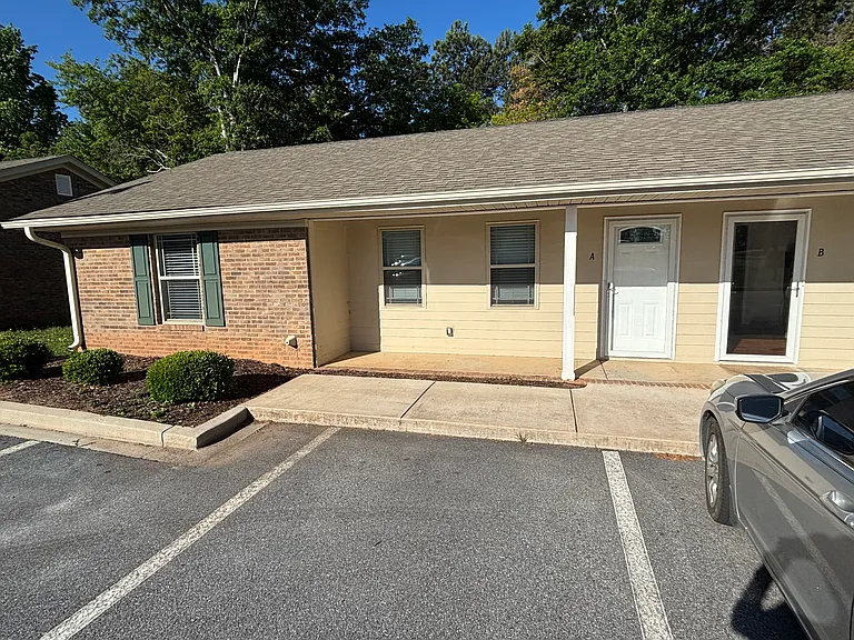 85 Middleton Blvd #A — Photo 1