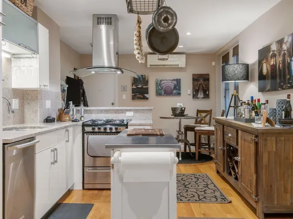 27 Clark St APT 6, Boston, MA 02109