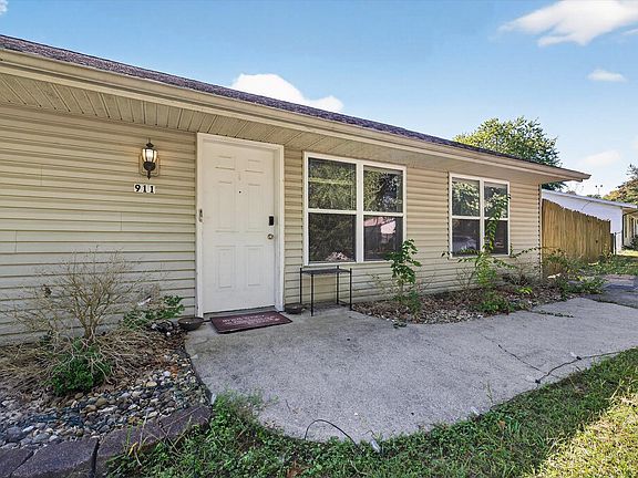 4th image of 911 W Rca Park Dr