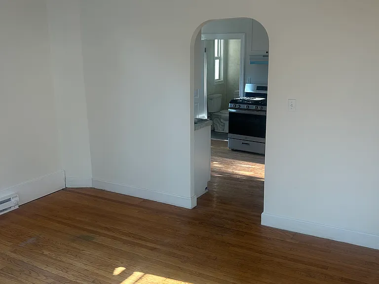 303 Lafayette St #2 — Photo 4