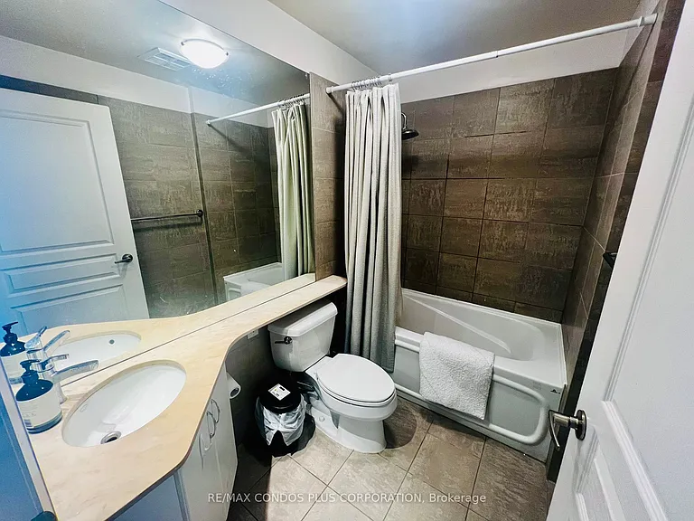 1121 Bay St #1005 — Photo 7