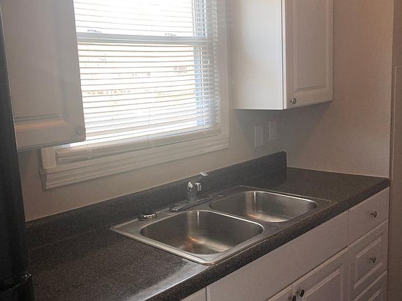 Kitchen with Stove & Refrigerator