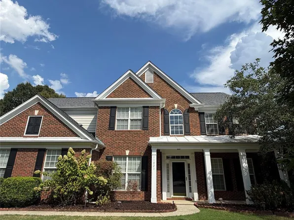 11027 Knight Castle Dr, Charlotte, NC 28277
