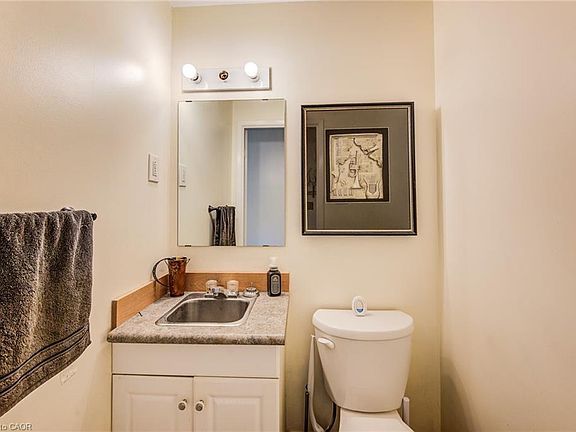 5th image of 428 B Dunvegan Dr
