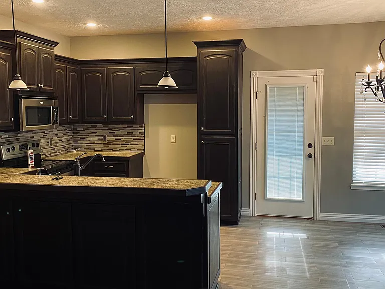 1344 N Vintage Ave — Photo 11