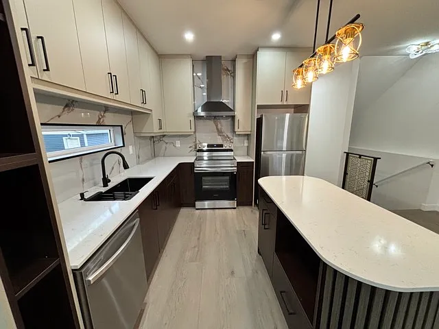 115 Blenheim Ave — Photo 3