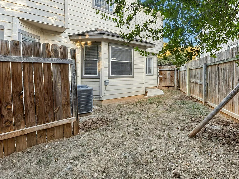 808 Sagewood Trl — Photo 13
